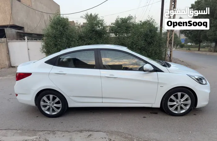 Hyundai Accent 2011 photo 4