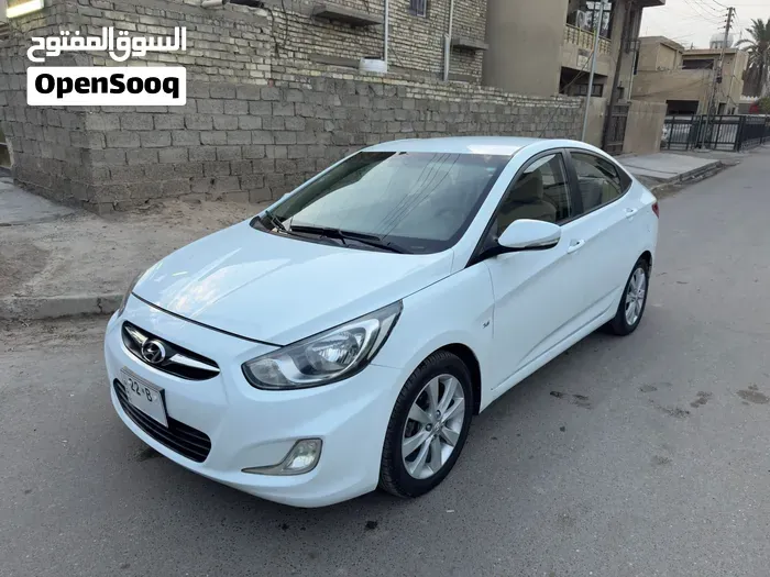 Hyundai Accent 2011 photo 2