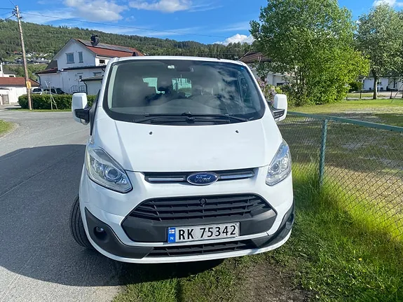 Ford Tourneo Custom 2013 photo 2