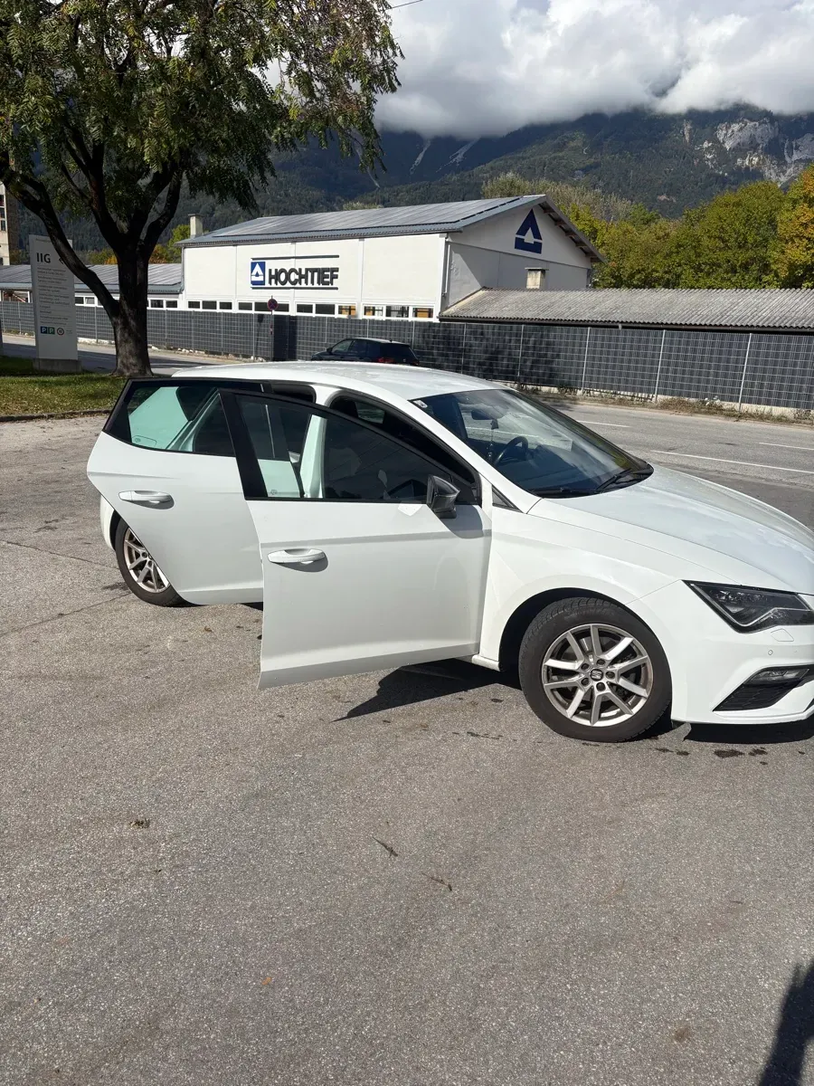 Seat Leon 2019 photo 2