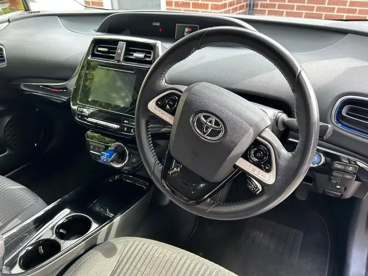 Toyota Prius 2017 photo 5