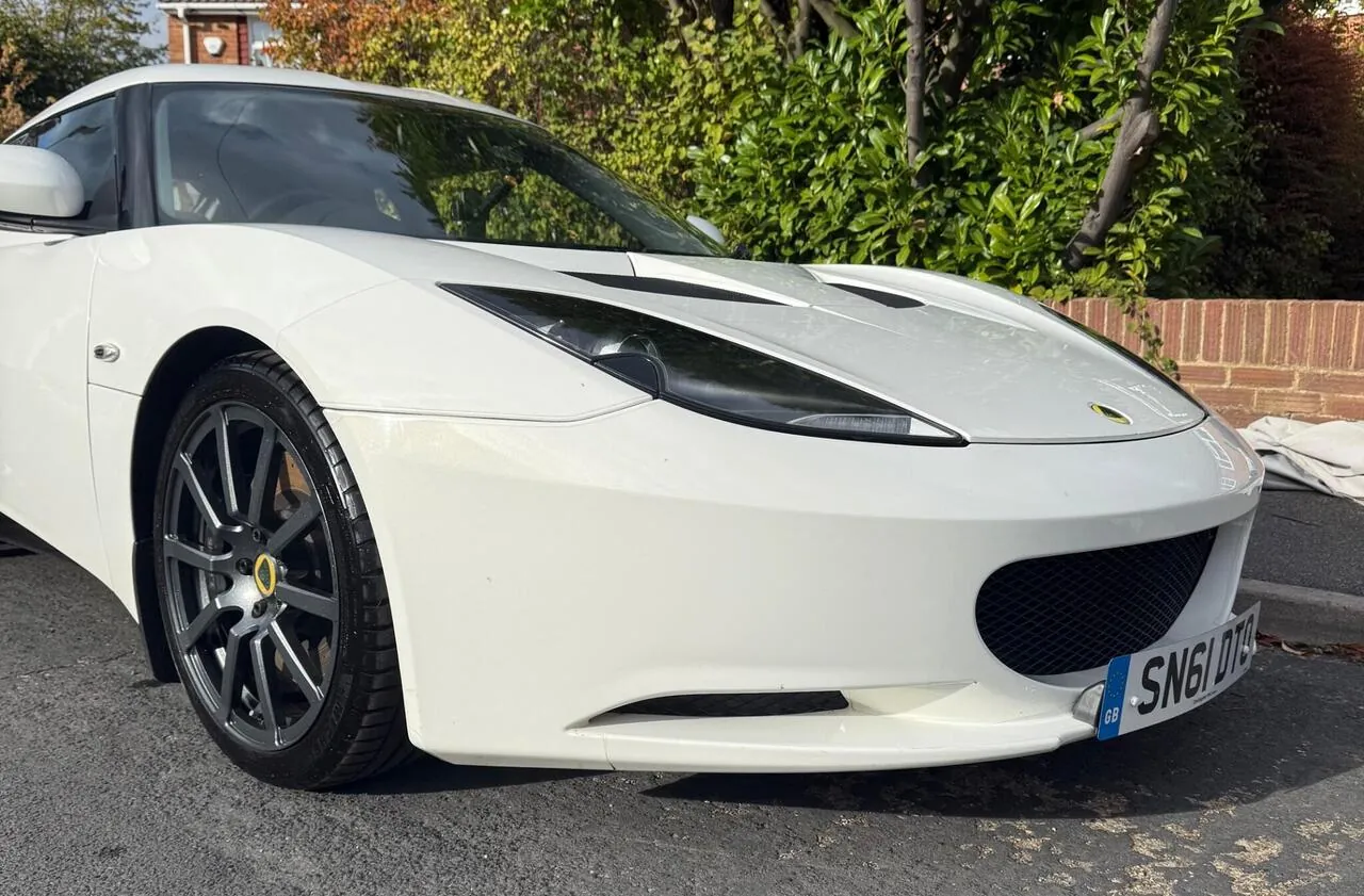 Lotus Evora 2011 photo 2