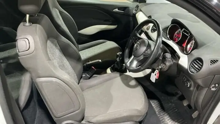Vauxhall Adam 2013 photo 5