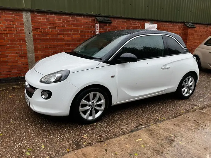 Vauxhall Adam 2013 photo 2