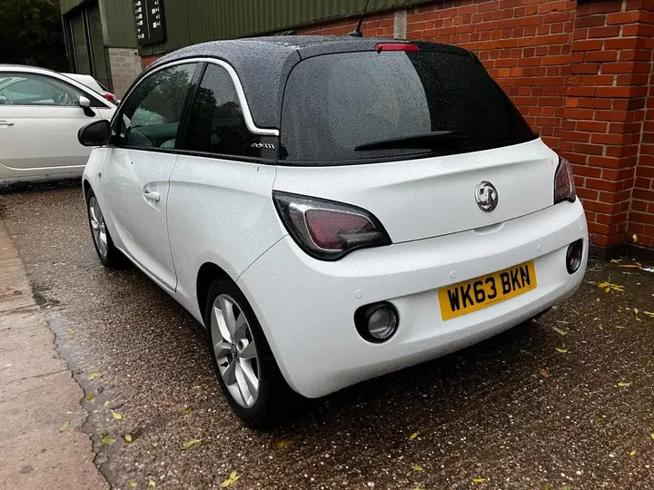 Vauxhall Adam 2013 photo 3