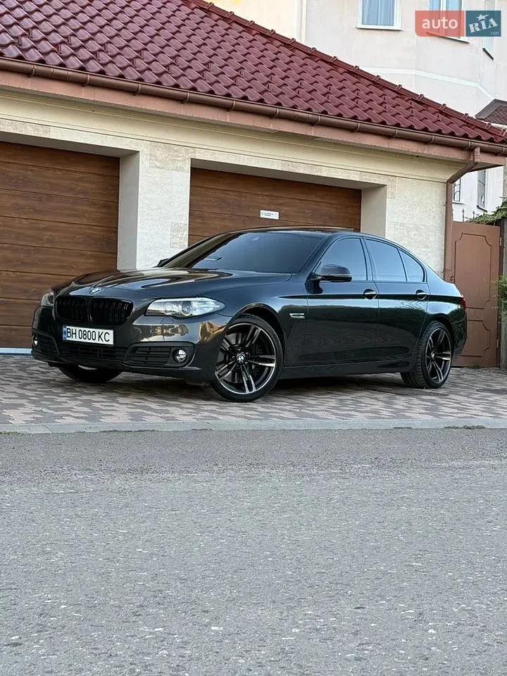 BMW 5 Series 2016 photo 2