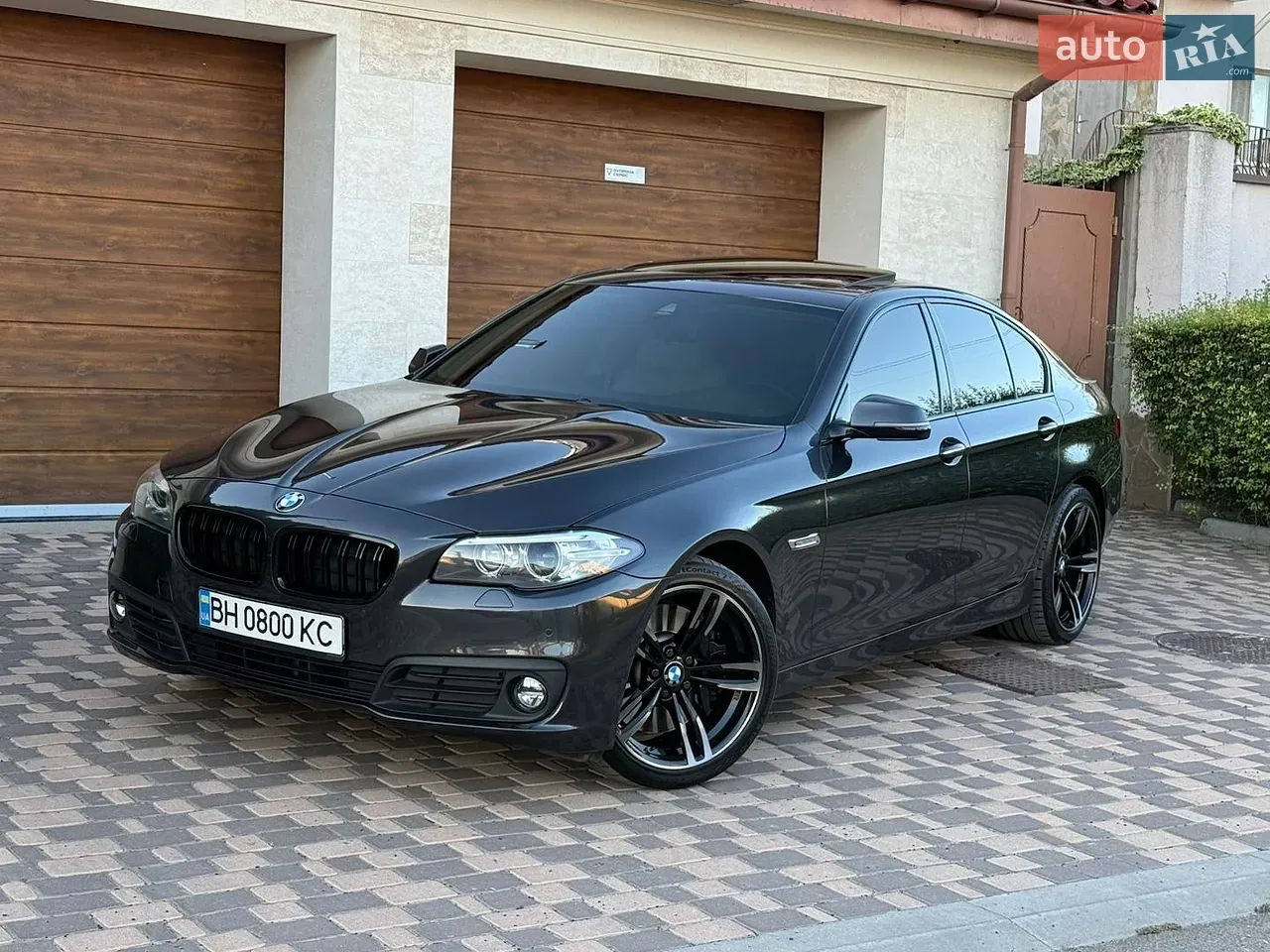 BMW 5 Series 2016 photo 4