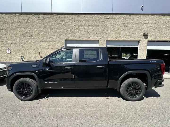GMC Sierra 1500 2026 photo 3
