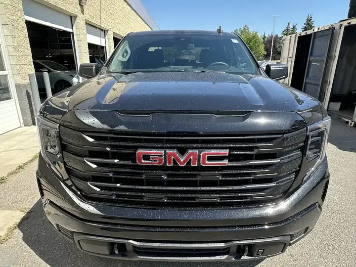 GMC Sierra 1500 2026 photo 2