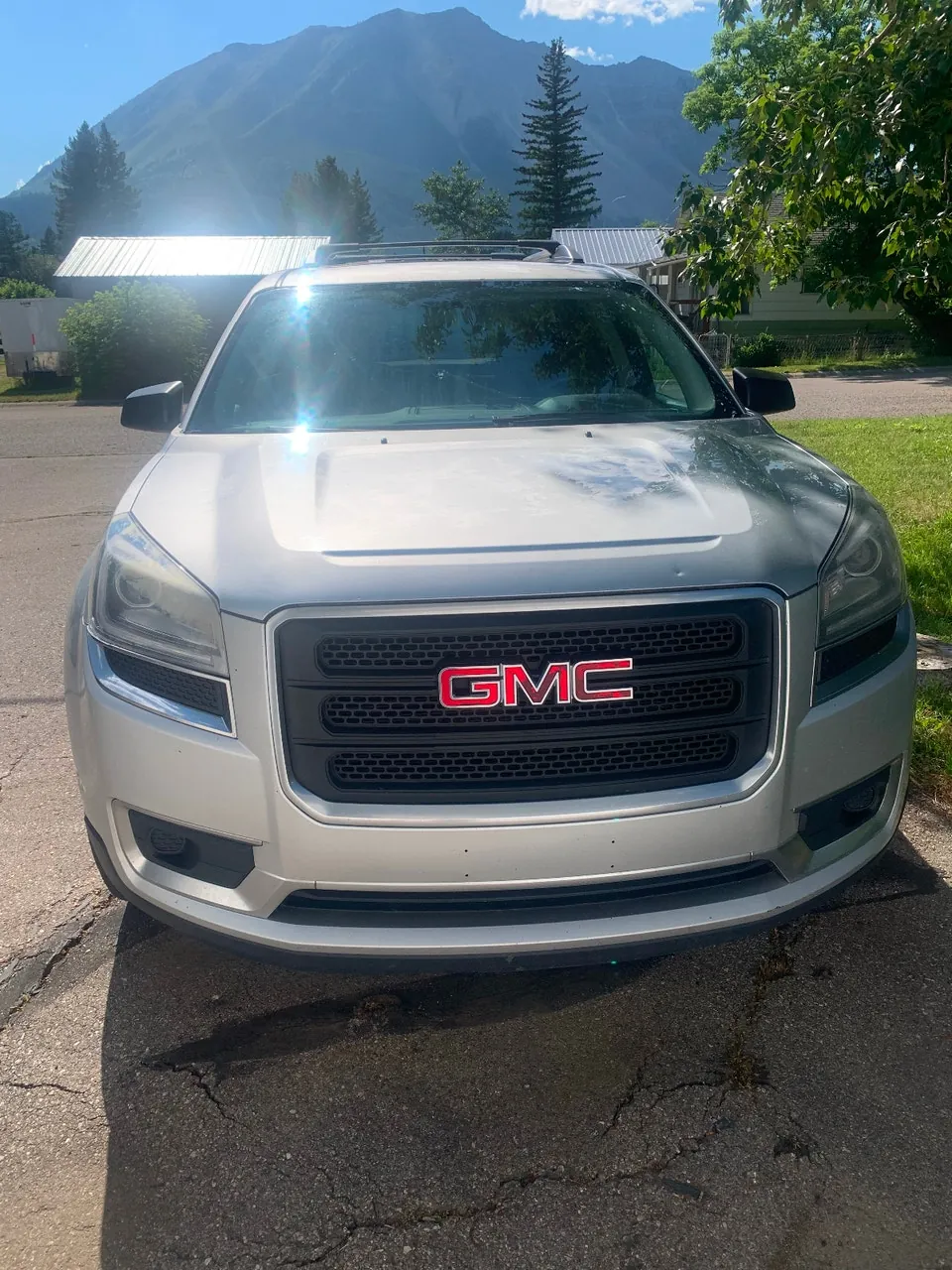 GMC Acadia 2014 photo 2