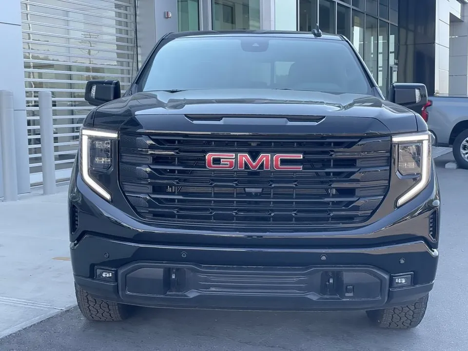 GMC Sierra 1500 2026 photo 2