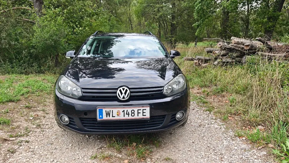 Volkswagen Golf 2010 photo 2