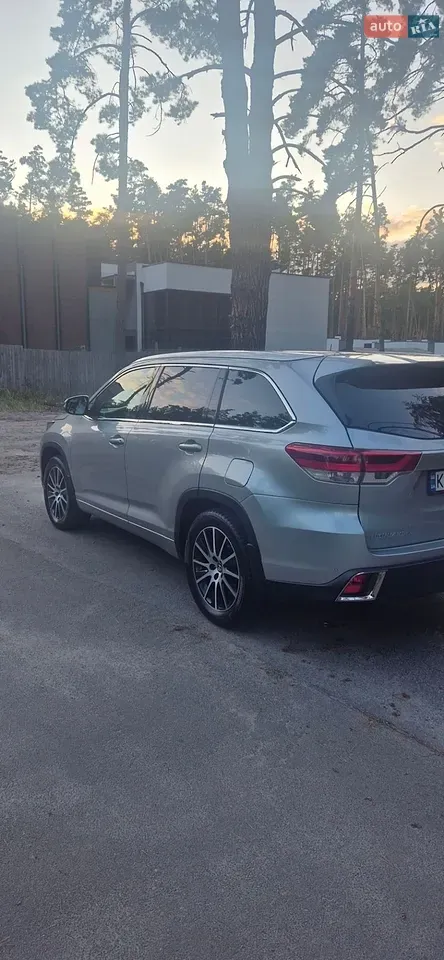 Toyota Highlander 2018 photo 3