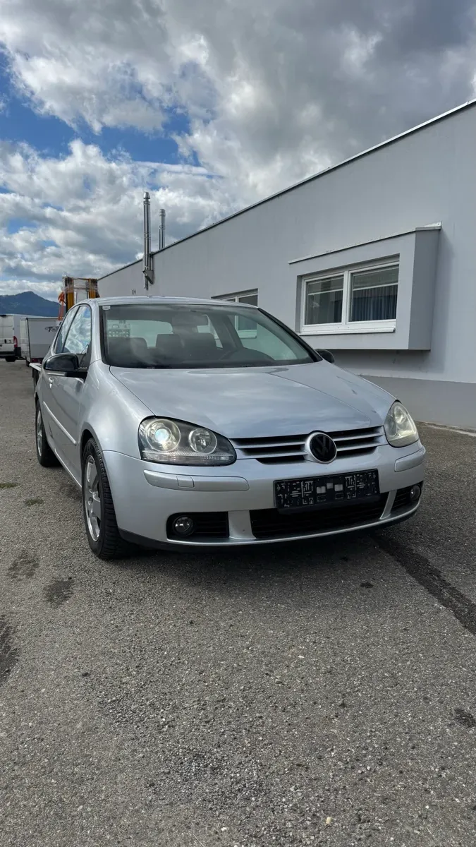 Volkswagen Golf 2005 photo 2
