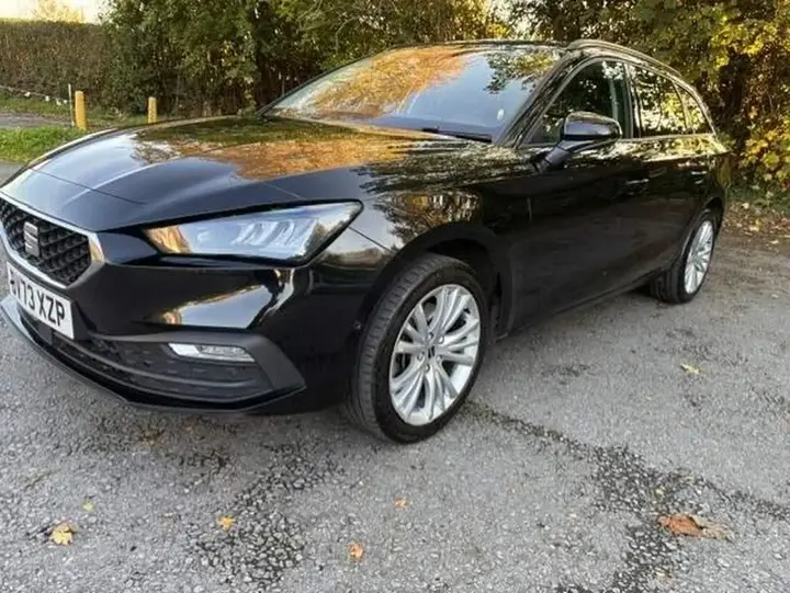 Seat Leon 2023 photo 2