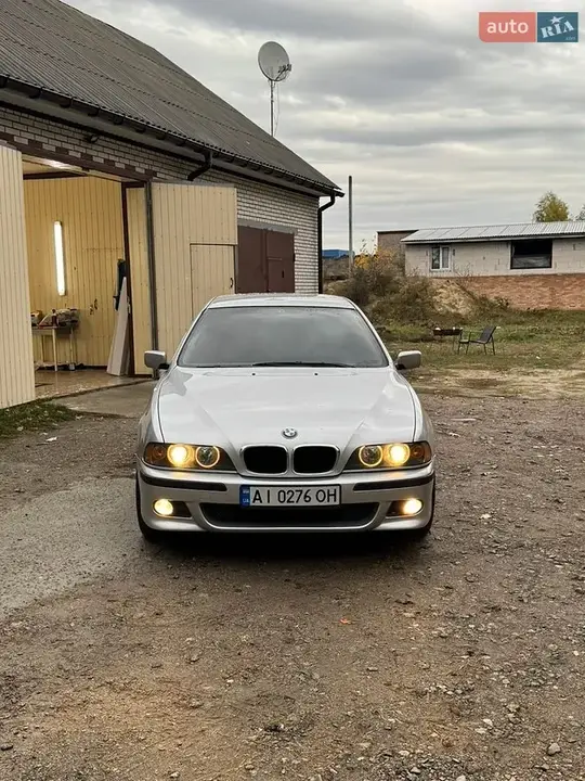 BMW 5 Series 2003 photo 2