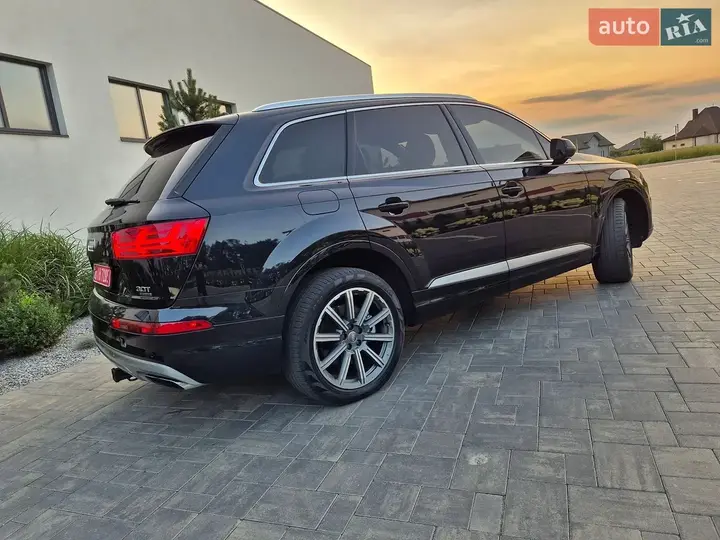 Audi Q7 2017 photo 5