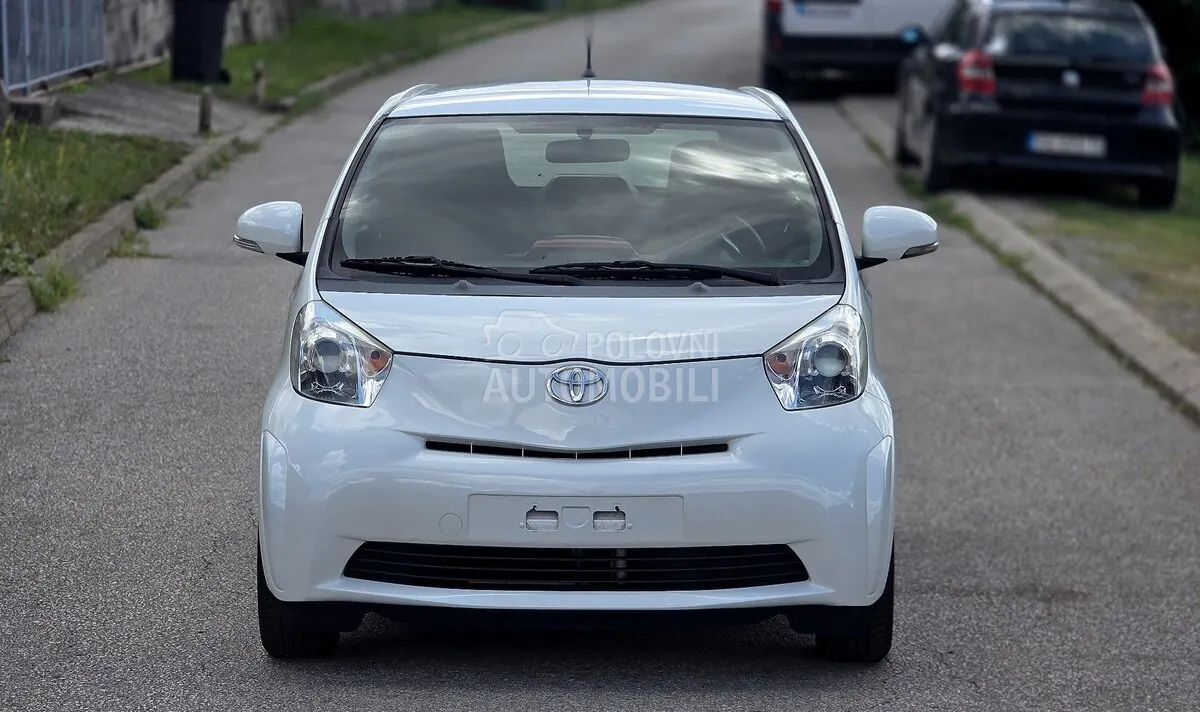 Toyota Iq 2012 photo 5