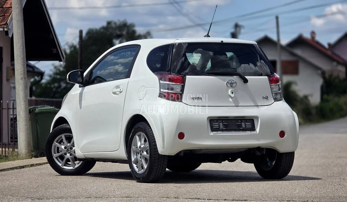 Toyota Iq 2012 photo 4
