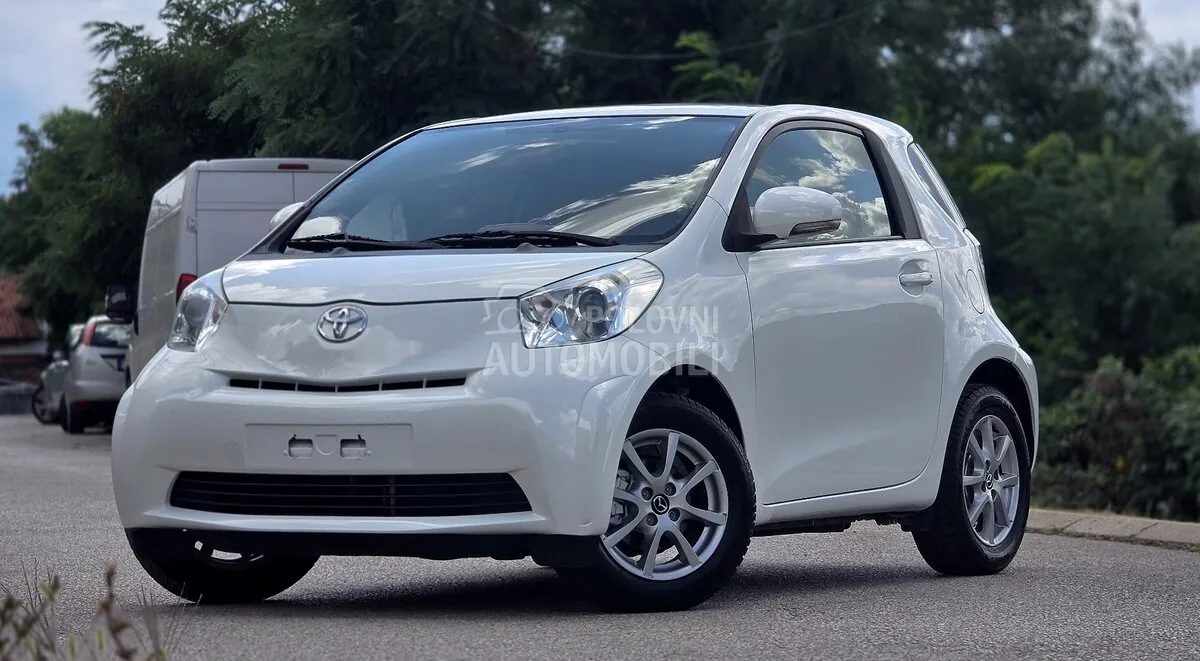 Toyota Iq 2012 photo 3