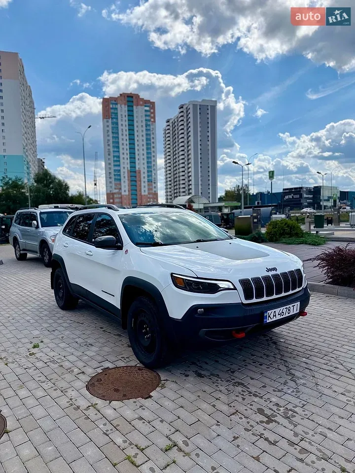 Jeep Cherokee 2019 photo 2