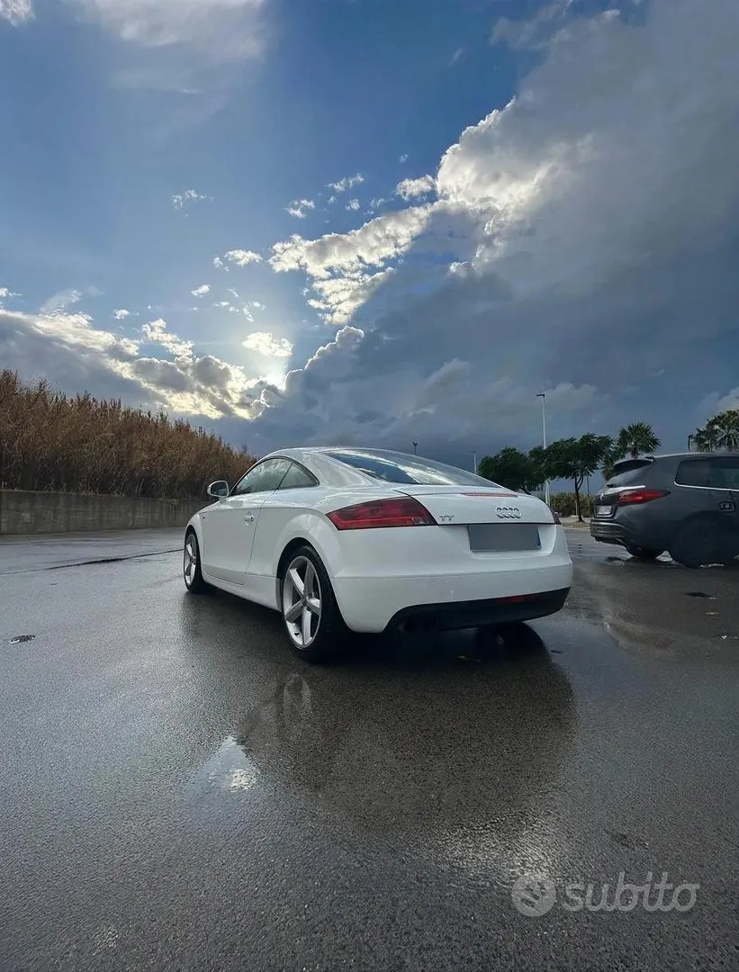Audi Tt 2010 photo 4