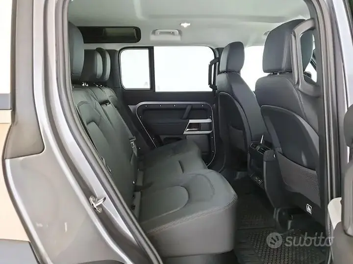 Land Rover Defender 2023 photo 5