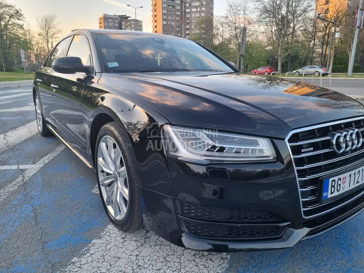 Audi A8 2016 photo 2
