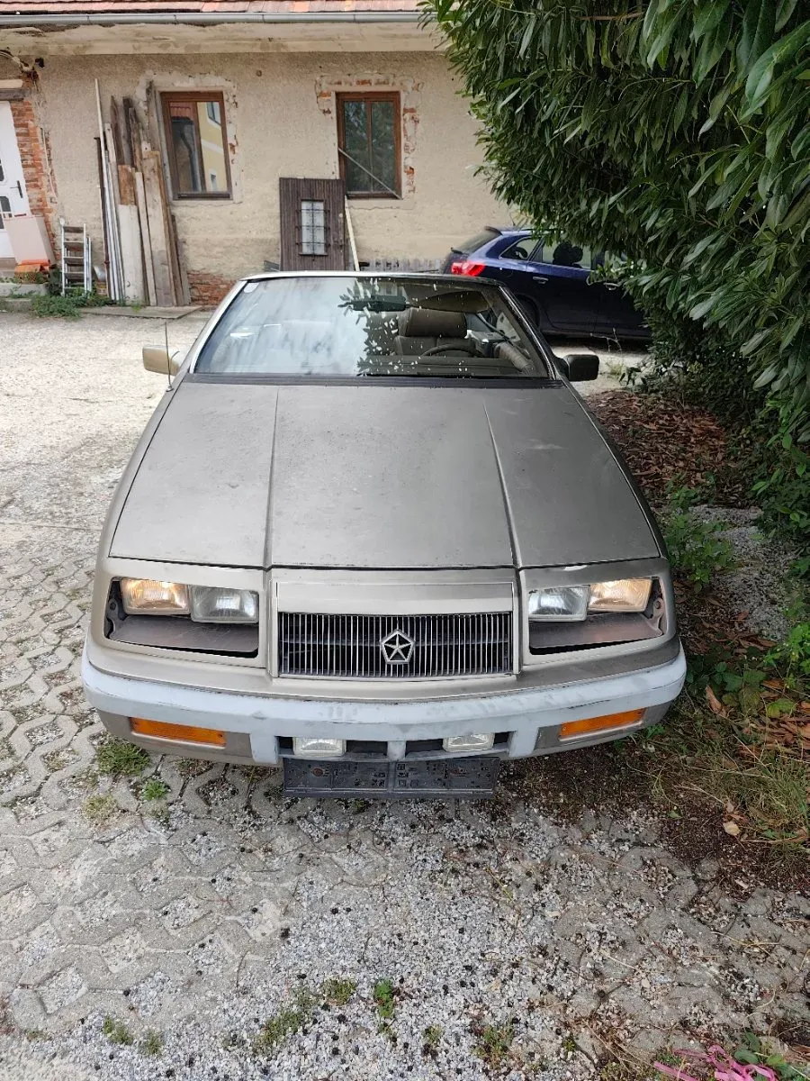 Chrysler Le Baron 1989 photo 3