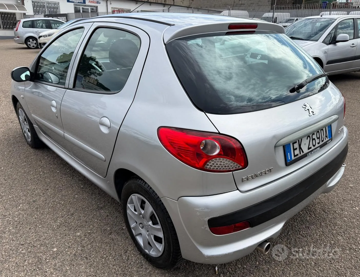 Peugeot 206 2012 photo 3