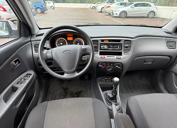 Kia Rio 2006 photo 3