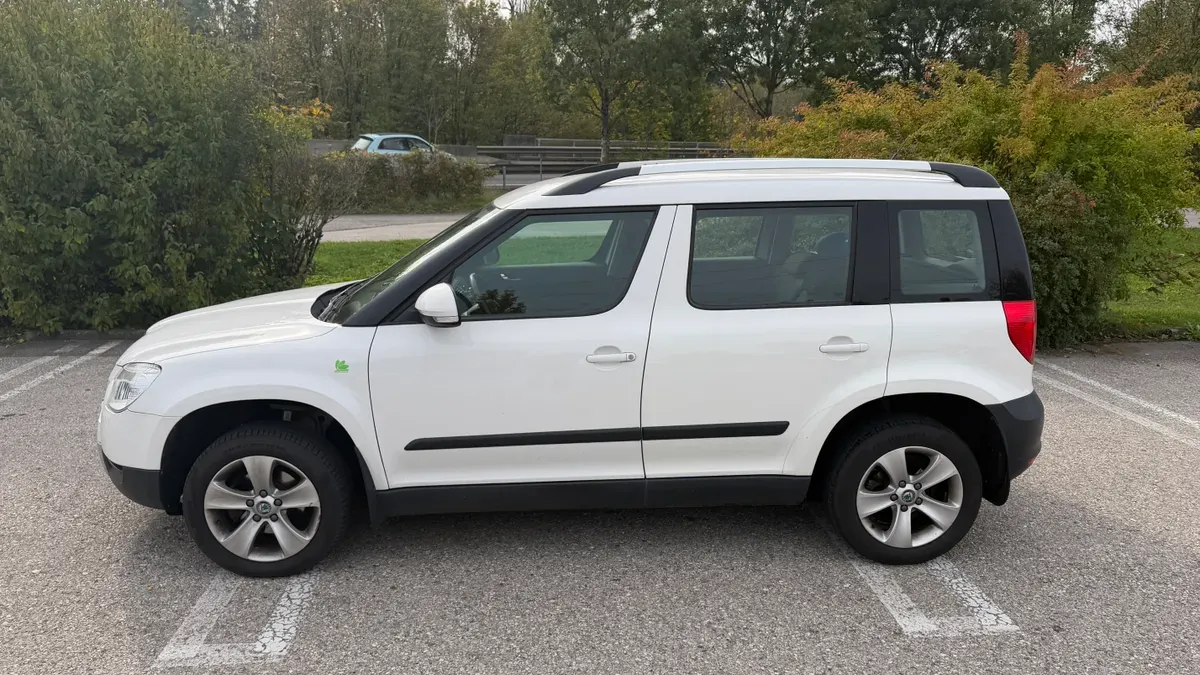 Skoda Yeti 2012 photo 2