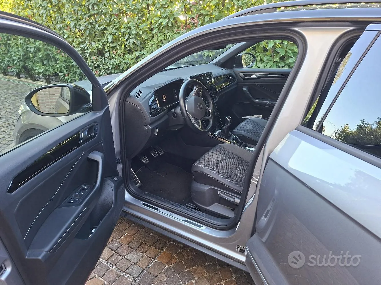 Volkswagen T-Roc 2023 photo 3