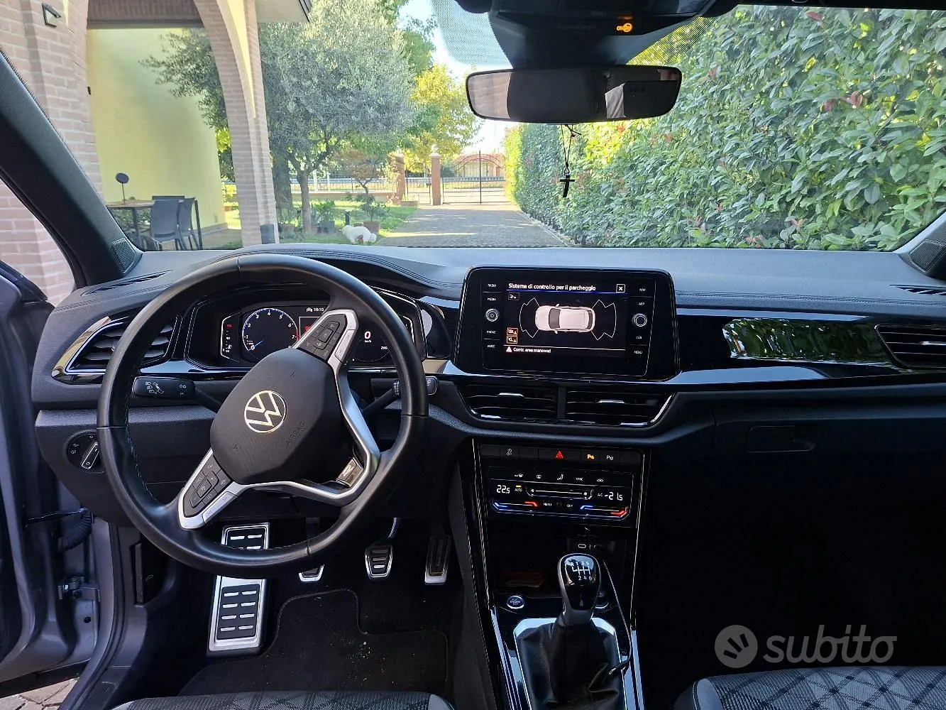 Volkswagen T-Roc 2023 photo 2