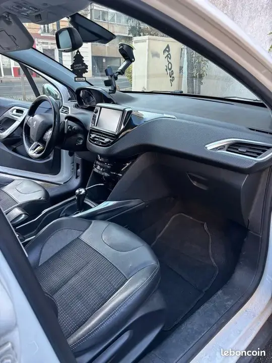 Peugeot 2008 2014 photo 3