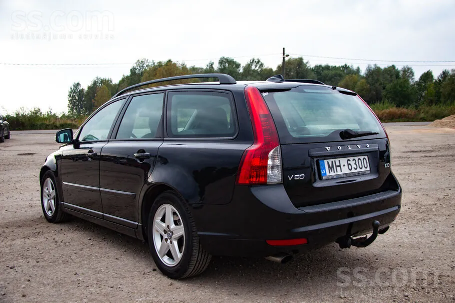 Volvo V50 2010 photo 3