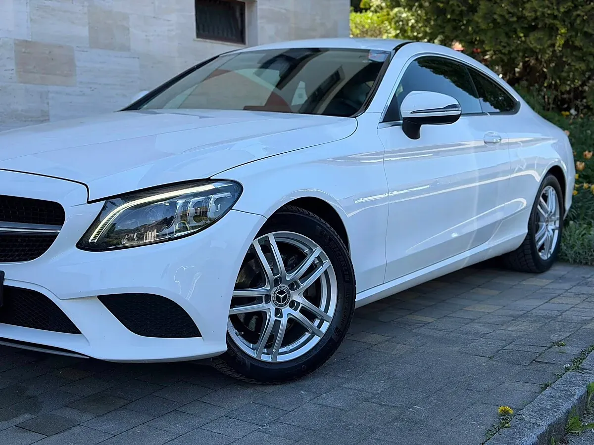 Mercedes-Benz C-Class 2020 photo 3