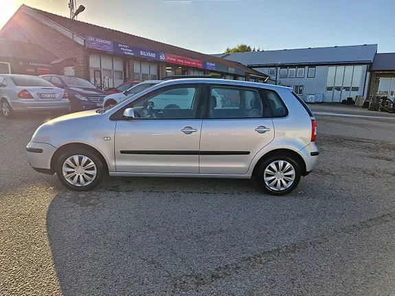 Volkswagen Polo 2004 photo 2