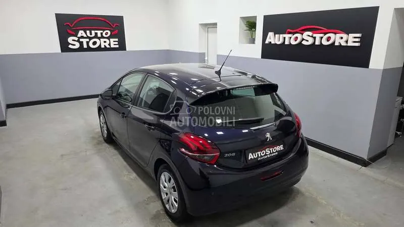 Peugeot 208 2018 photo 3