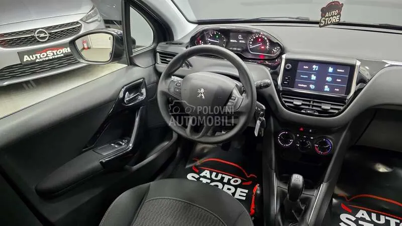 Peugeot 208 2018 photo 2