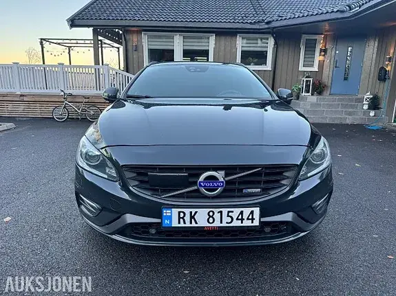 Volvo V60 2015 photo 2