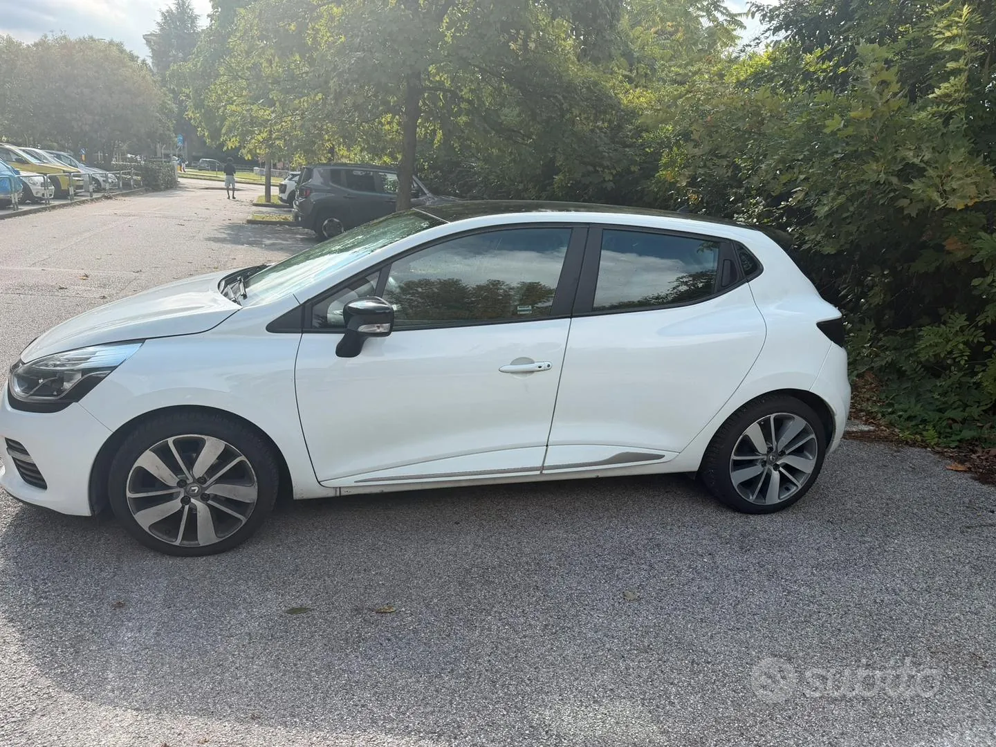 Renault Clio 2015 photo 2