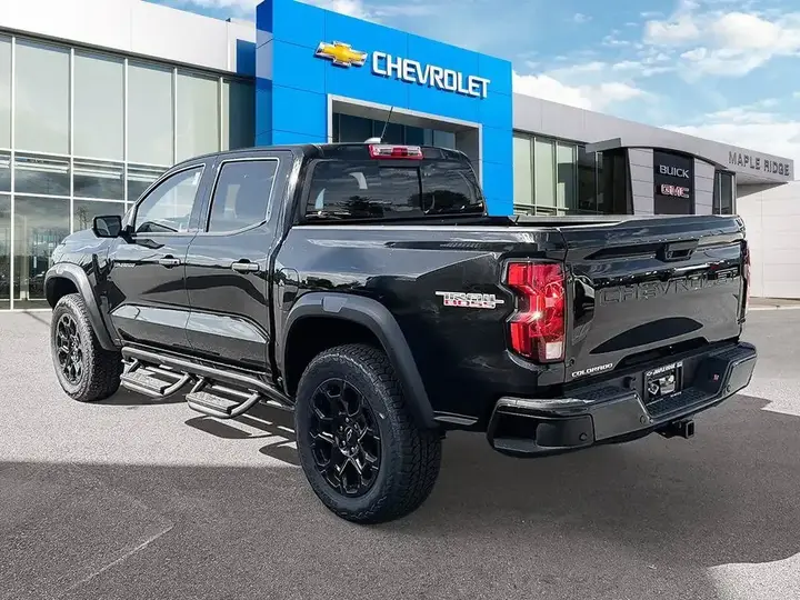 Chevrolet Colorado 2026 photo 3