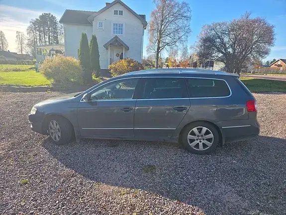 Volkswagen Passat 2010 photo 3