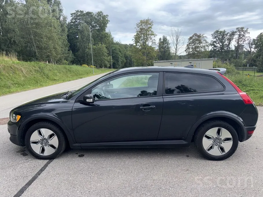 Volvo C30 2010 photo 2