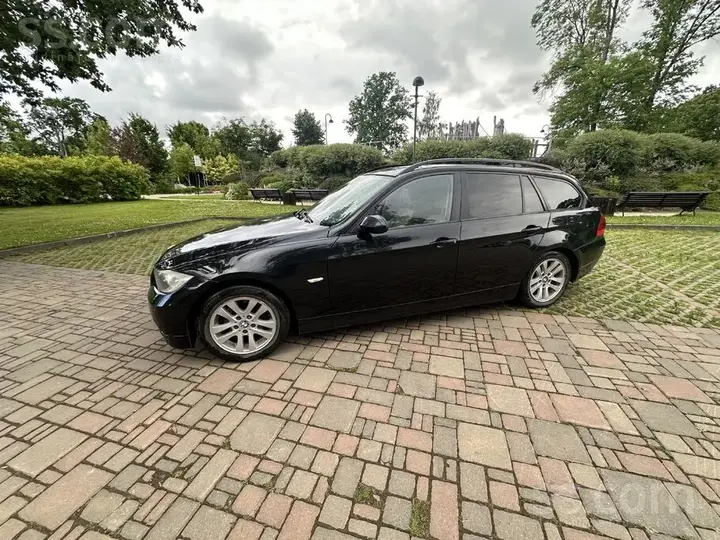 BMW 318 2007 photo 2