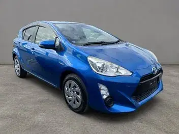 Toyota Aqua 2015 photo 2