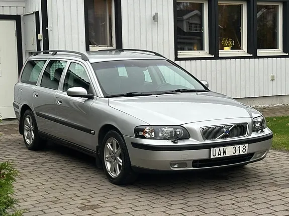 Volvo V70 2004 photo 2