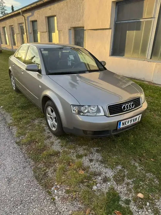 Audi A4 2003 photo 2