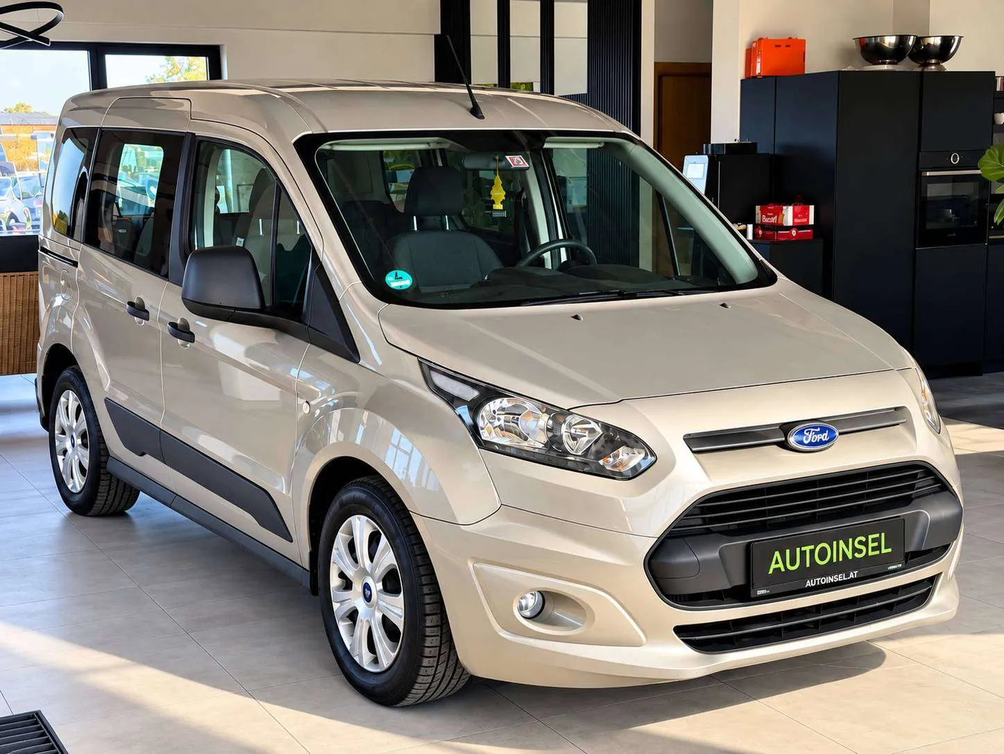 Ford Tourneo Connect 2014 photo 2
